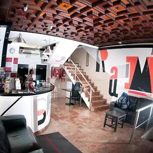 https://budget-hostal-ramblas.topbarcelonahotels.com